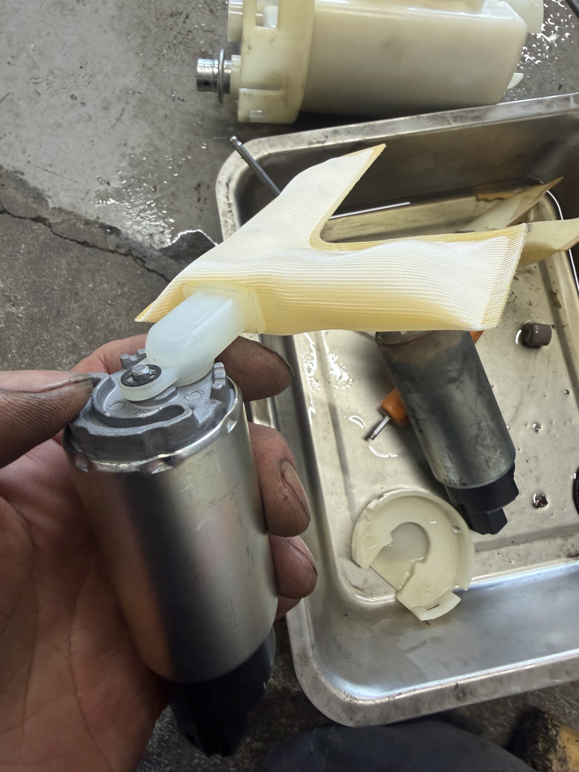 ロータス エキシージ190CUP 燃料ポンプ点検